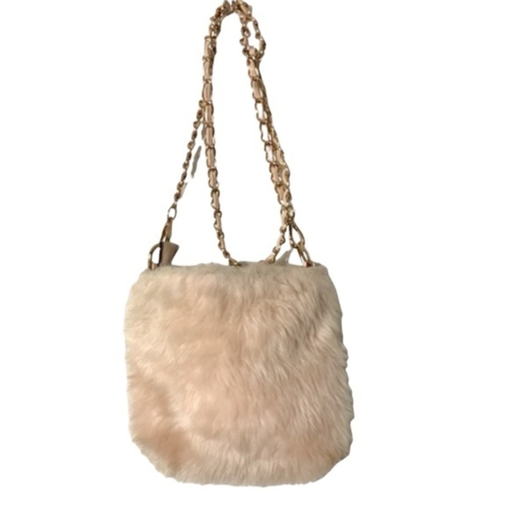 Pink faux fur chain strap crossbody bag‎ barbiecore Glamoratti